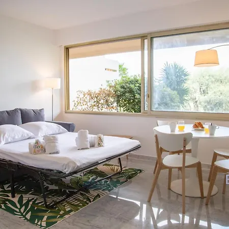 Διαμέρισμα Flat With Hot Pool *