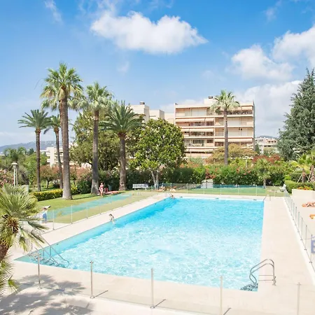 Flat With Hot Pool Apartamento *