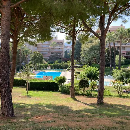 公寓 Flat With Hot Pool