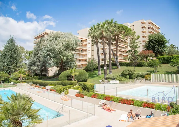 Flat With Hot Pool Apartment